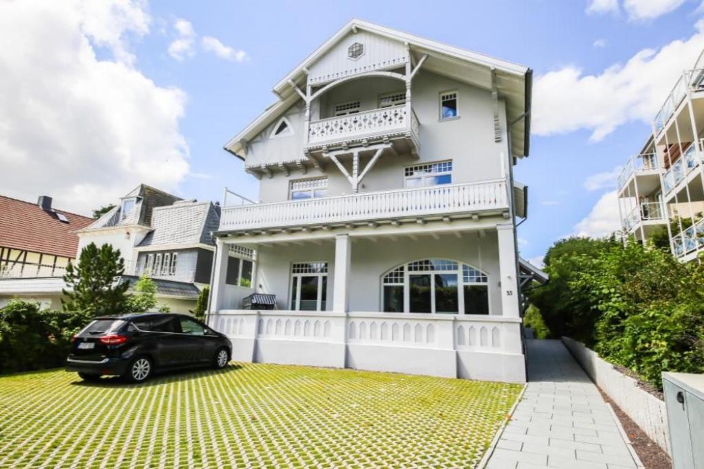 Long Island Apartment